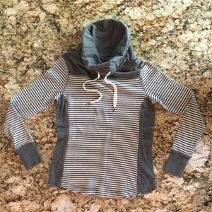 💥 Sale $10 Eddie Bauer Knit Cowl Neck top size S